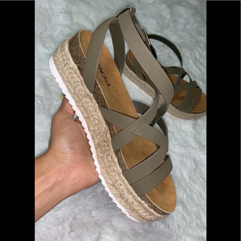 Cross my way- Olive espadrilles